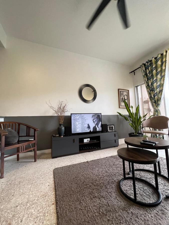 The Roomah Бентонг Экстерьер фото